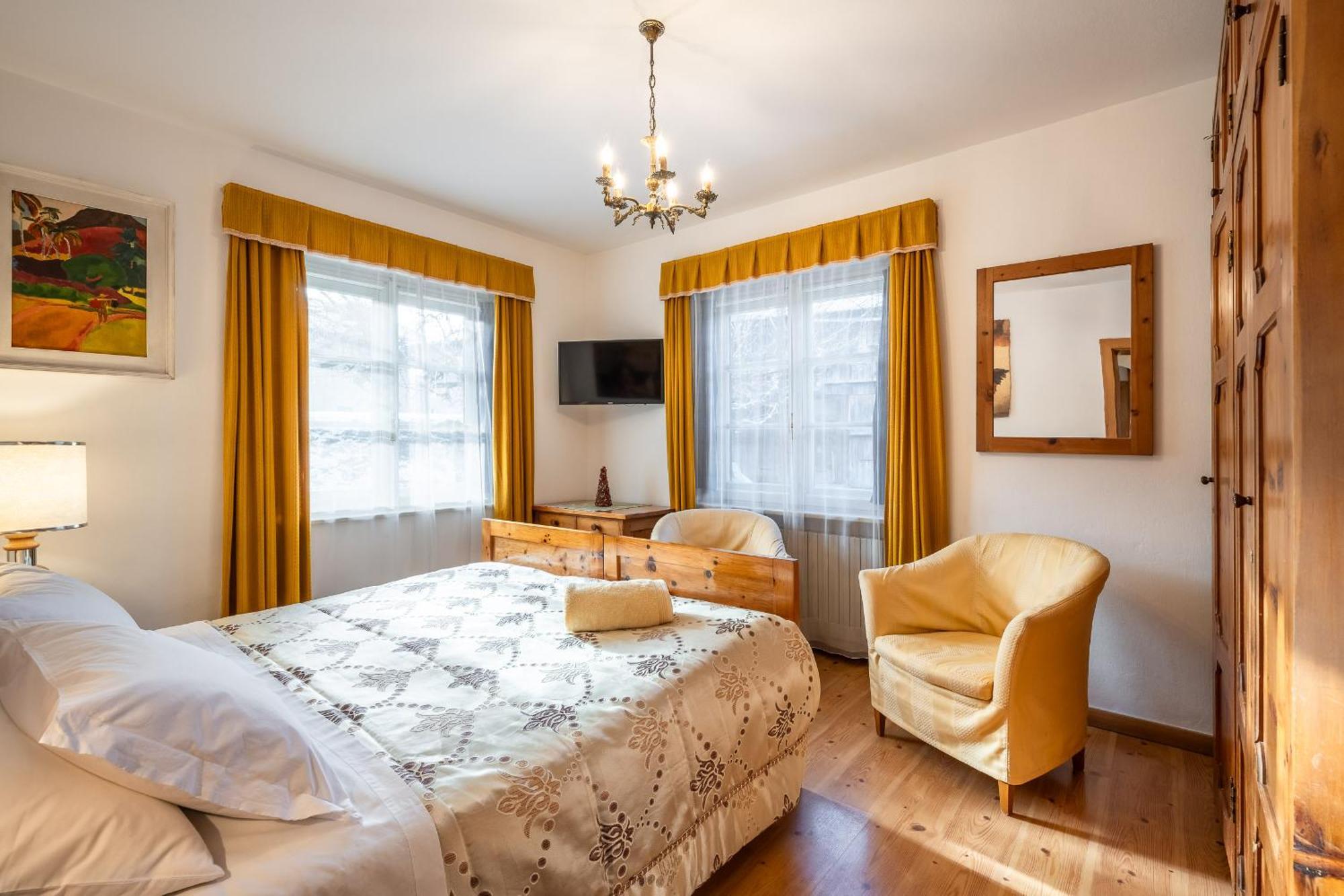 Olimpia Lodge กอร์ตินาดัมเปซโซ ภายนอก รูปภาพ